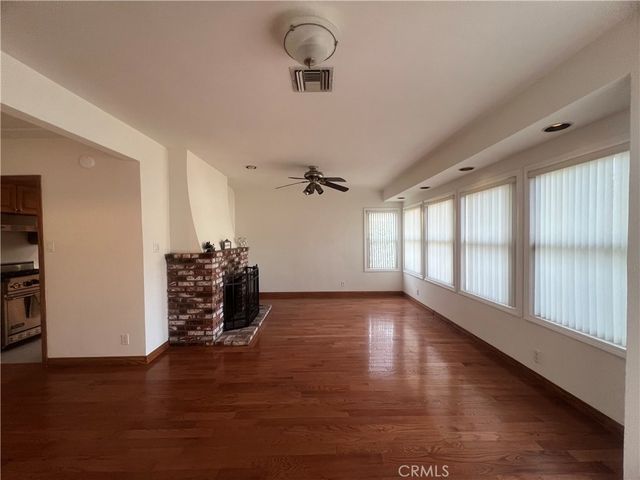 13384 Foothill Boulevard, Sylmar, CA 91342