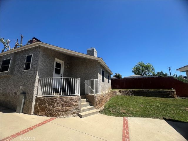 13384 Foothill Boulevard, Sylmar, CA 91342