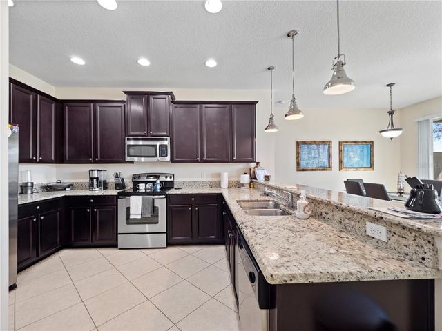 9218 SHEPTON STREET, Orlando, FL 32825