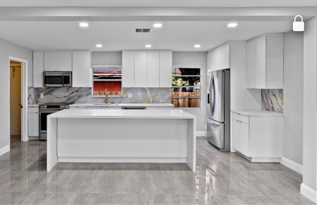 800 NW 6th Ave, Pompano Beach, FL 33060