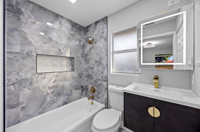 800 NW 6th Ave, Pompano Beach, FL 33060