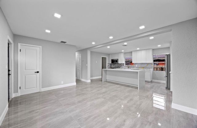 800 NW 6th Ave, Pompano Beach, FL 33060