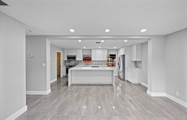 800 NW 6th Ave, Pompano Beach, FL 33060