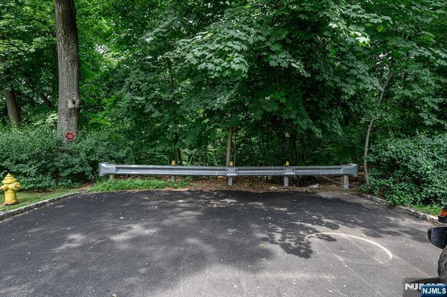 39 Forest Drive, Bloomfield, NJ 07003