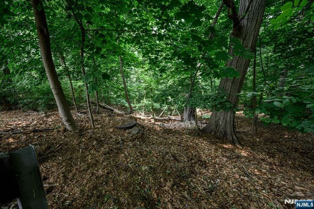 39 Forest Drive, Bloomfield, NJ 07003