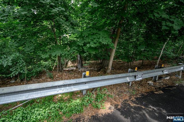 39 Forest Drive, Bloomfield, NJ 07003