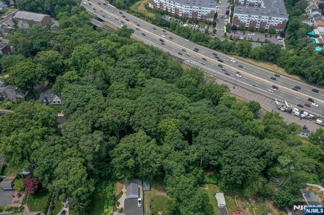 39 Forest Drive, Bloomfield, NJ 07003
