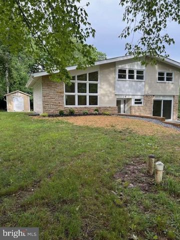 26 CAMELOT DR, Plymouth Meeting, PA 19462