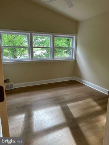 26 CAMELOT DR, Plymouth Meeting, PA 19462