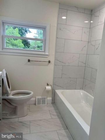26 CAMELOT DR, Plymouth Meeting, PA 19462