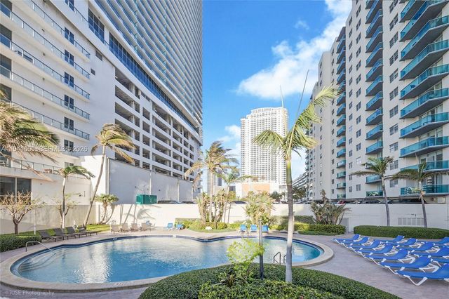 4001 S Ocean Drive 3B, Hollywood, FL 33019