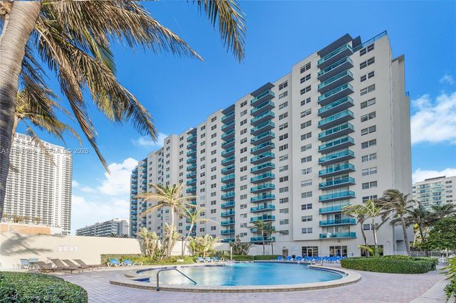 4001 S Ocean Drive 3B, Hollywood, FL 33019