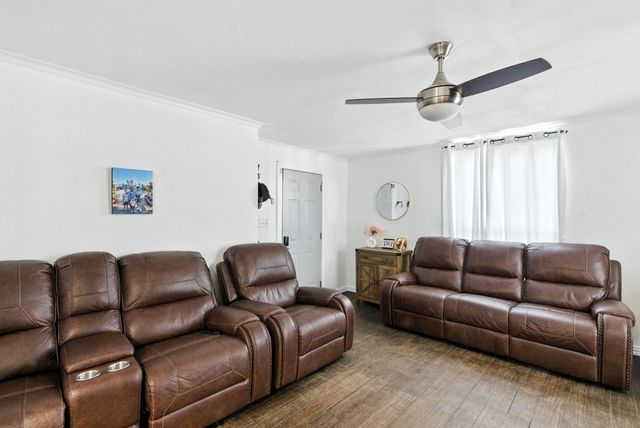 116 W 7th Street, Weatherford, TX 76086