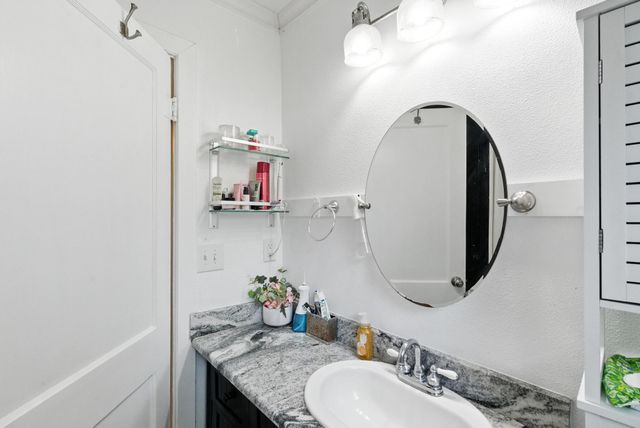 116 W 7th Street, Weatherford, TX 76086