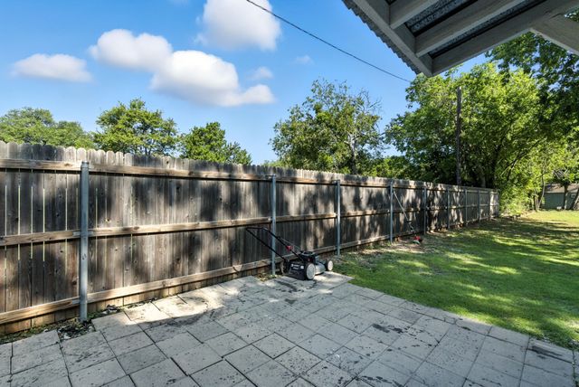 116 W 7th Street, Weatherford, TX 76086