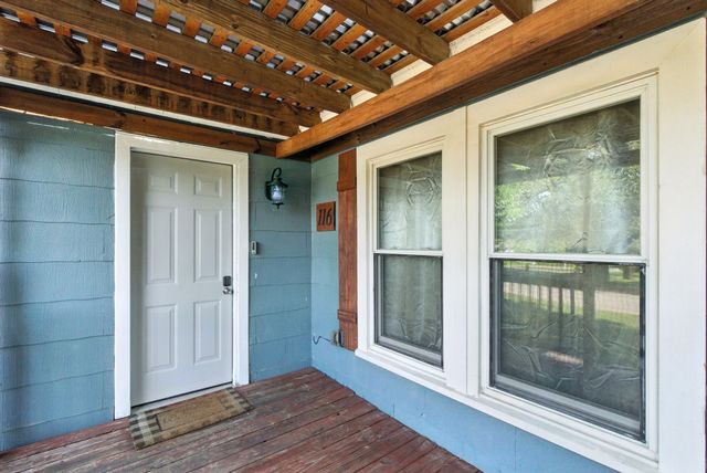 116 W 7th Street, Weatherford, TX 76086