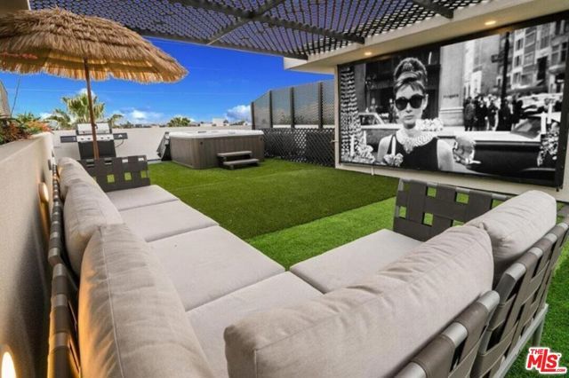 1002 N Hudsoon Avenue 4, Los Angeles, CA 90038