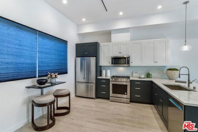 1002 N Hudsoon Avenue 4, Los Angeles, CA 90038