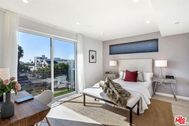 1002 N Hudsoon Avenue 4, Los Angeles, CA 90038