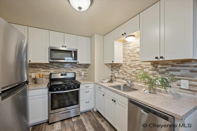 1911 E 17TH ST, Cheyenne, WY 82001