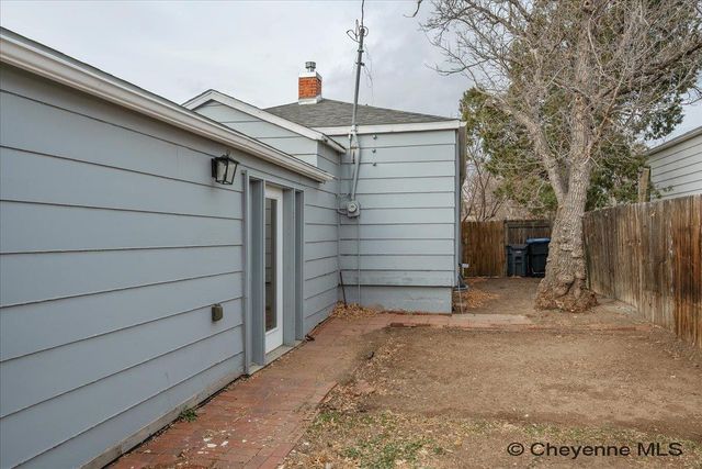 1911 E 17TH ST, Cheyenne, WY 82001