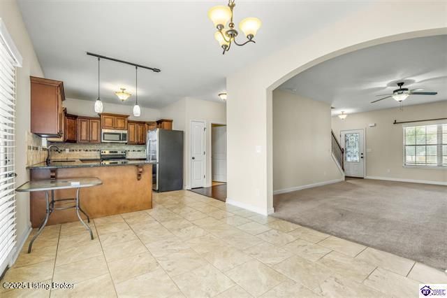 218 Sangria Dr, Vine Grove, KY 40175