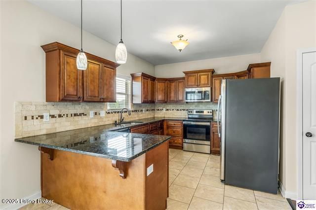 218 Sangria Dr, Vine Grove, KY 40175