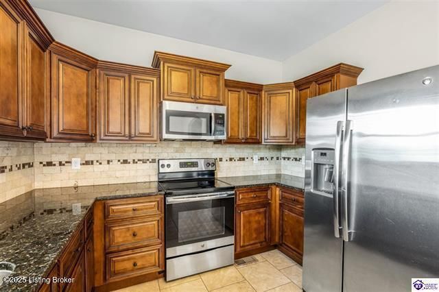 218 Sangria Dr, Vine Grove, KY 40175