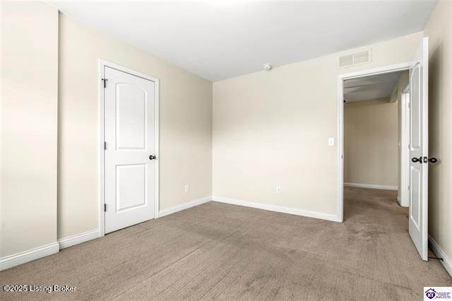 218 Sangria Dr, Vine Grove, KY 40175