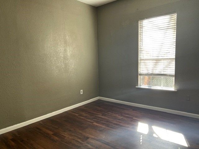 714 N Commerce Street, Gainesville, TX 76240