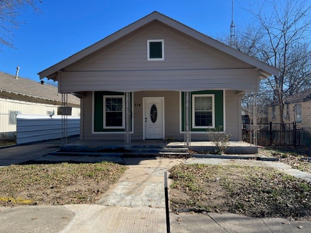 714 N Commerce Street, Gainesville, TX 76240