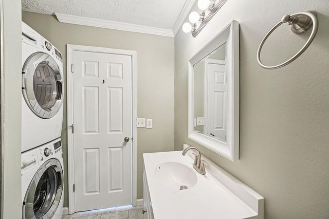 1346 Yorkshire Lane, Woodstock, GA 30188