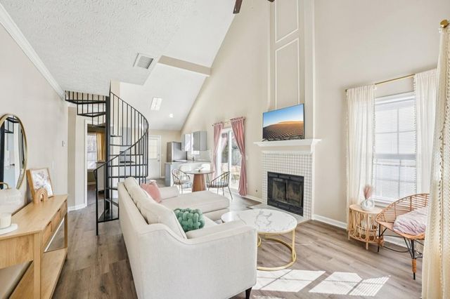 1346 Yorkshire Lane, Woodstock, GA 30188