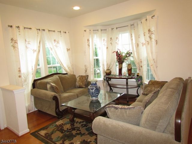 51 Parkside Ln, Mine Hill Twp., NJ 07803