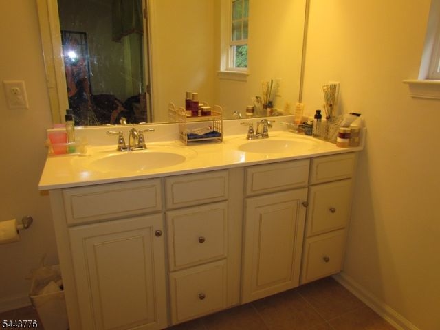 51 Parkside Ln, Mine Hill Twp., NJ 07803