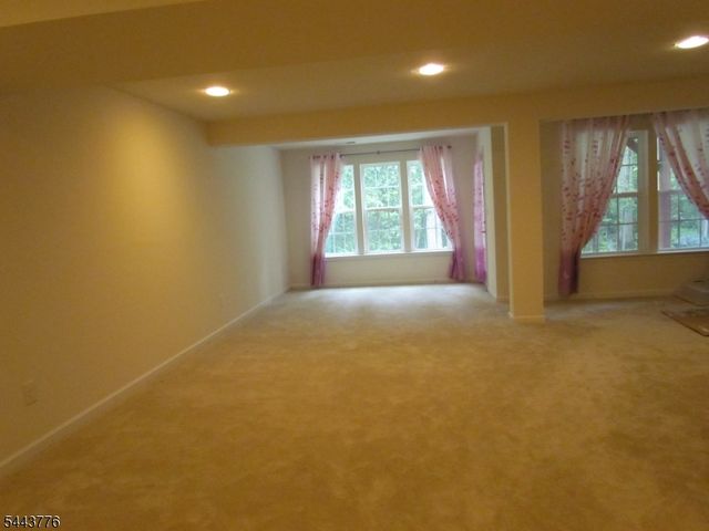51 Parkside Ln, Mine Hill Twp., NJ 07803