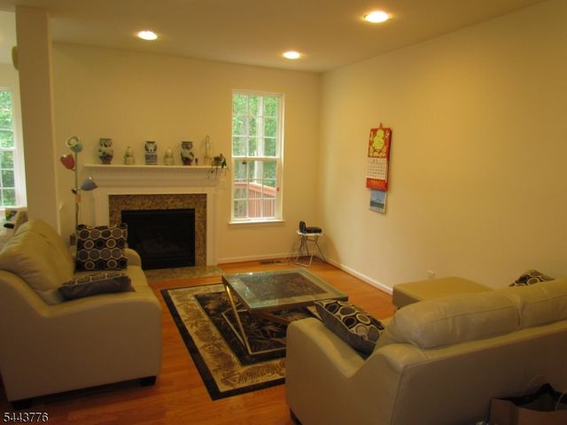 51 Parkside Ln, Mine Hill Twp., NJ 07803