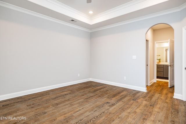 225 Cedar Branch Tr, Lenoir City, TN 37772