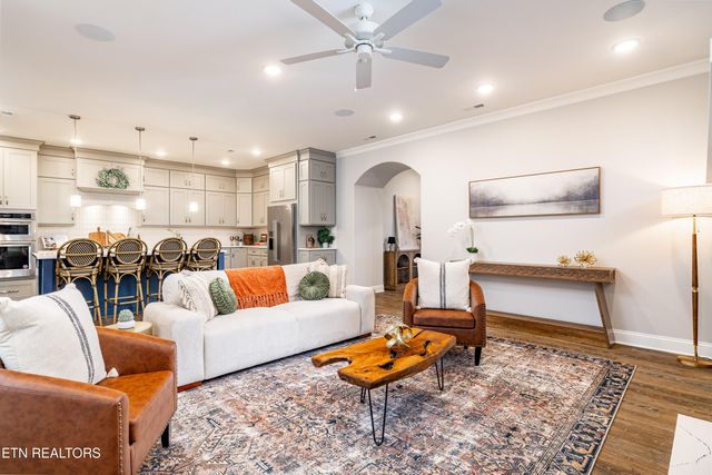 225 Cedar Branch Tr, Lenoir City, TN 37772