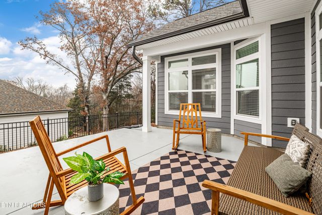 225 Cedar Branch Tr, Lenoir City, TN 37772