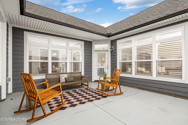 225 Cedar Branch Tr, Lenoir City, TN 37772