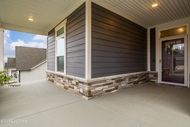 225 Cedar Branch Tr, Lenoir City, TN 37772