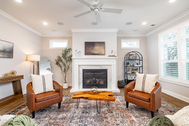 225 Cedar Branch Tr, Lenoir City, TN 37772