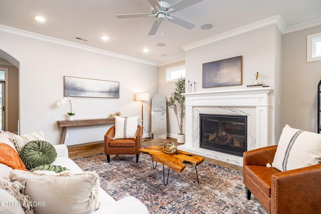 225 Cedar Branch Tr, Lenoir City, TN 37772