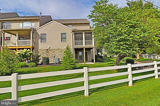 45 FIELDCREST LN, Ephrata, PA 17522