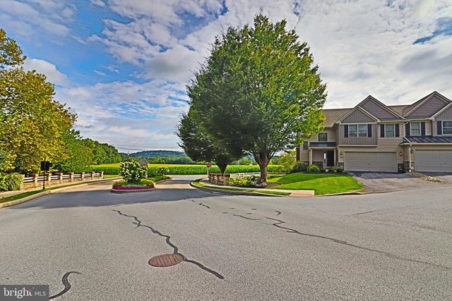 45 FIELDCREST LN, Ephrata, PA 17522