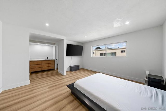 7410 Caminito Carlotta, San Diego, CA 92120