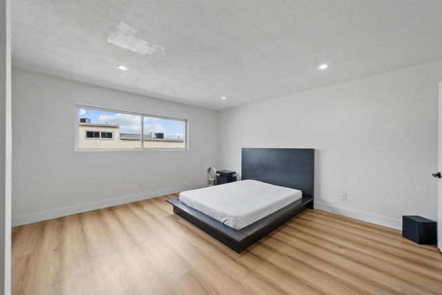 7410 Caminito Carlotta, San Diego, CA 92120