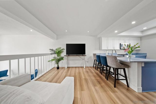 7410 Caminito Carlotta, San Diego, CA 92120