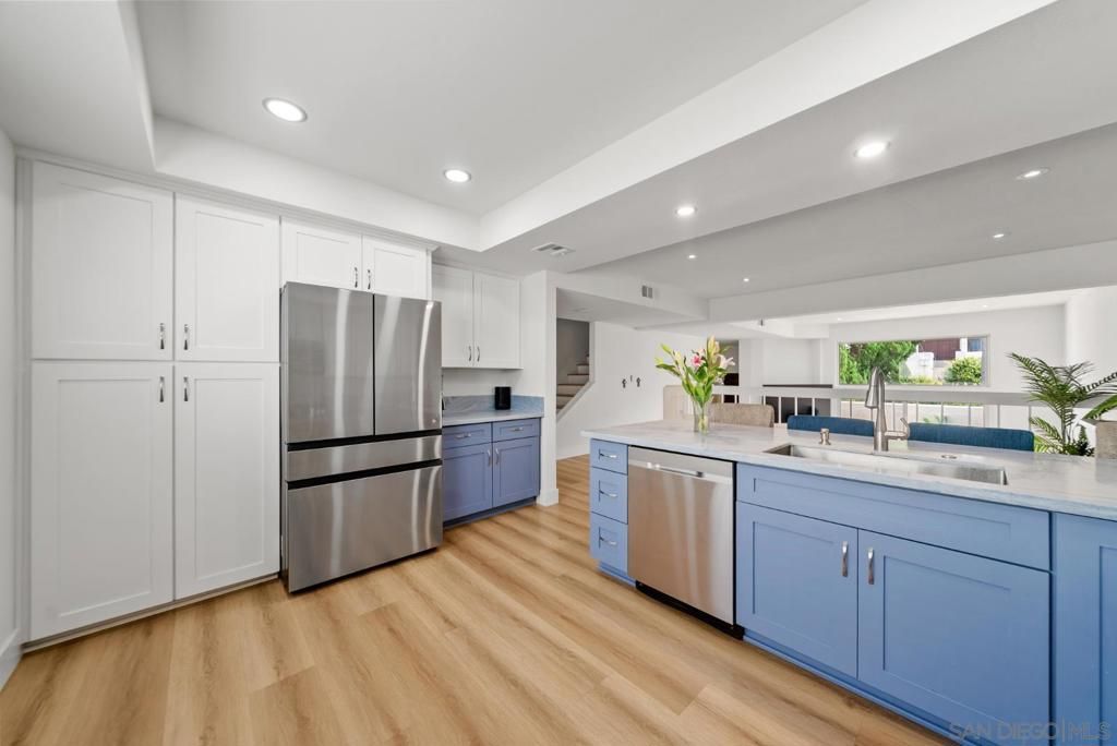 7410 Caminito Carlotta, San Diego, CA 92120